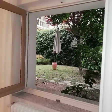 아파트 La Casetta Sul Giardino *